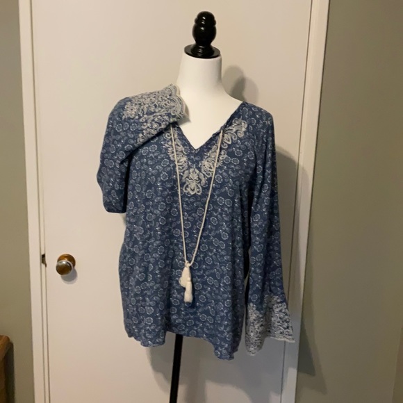 Denim and lace in this super wearable sweet top. - Picture 1 of 3